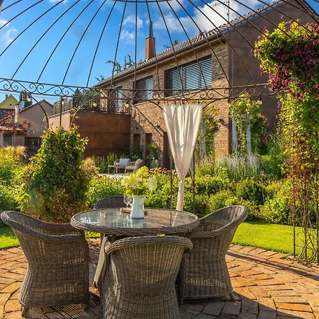 Rezidence Mala Louka Villa *